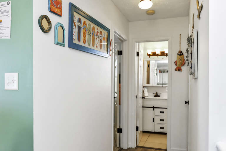 Hallway from Living Room to Master Bedroom Hallway from Living Room to Master Bedroom