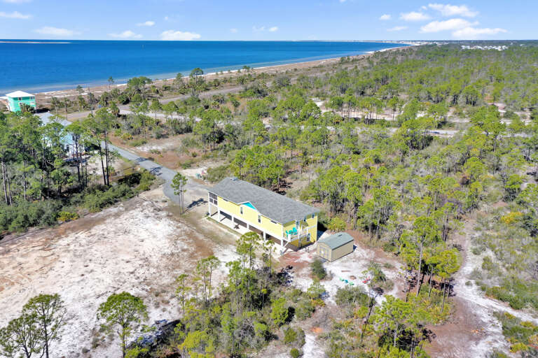 Dolpin Daze is So Close to the Beach