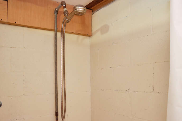 Full Bath Shower