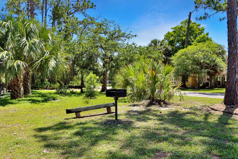 Parkside Grill in Front Yard