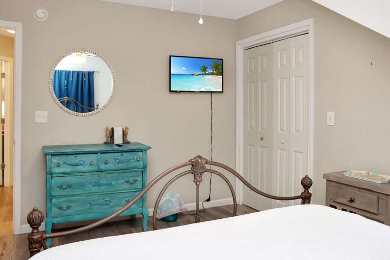 Bedroom 2 with TV Bedroom 2 with TV