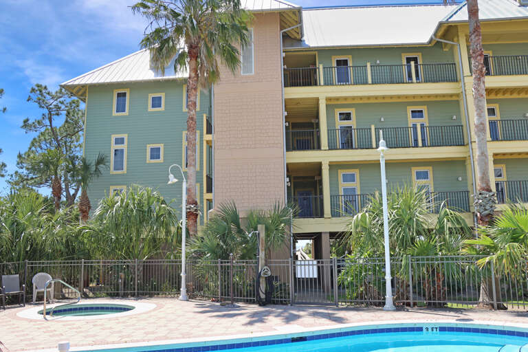 Unit 1C on 1st Floor Near Elevator Unit 1C on 1st Floor Near Elevator