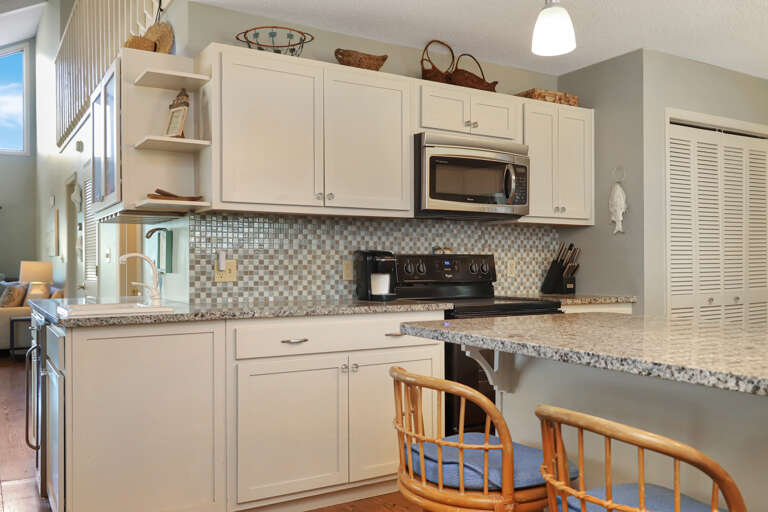 Kitchen with Wet Bar