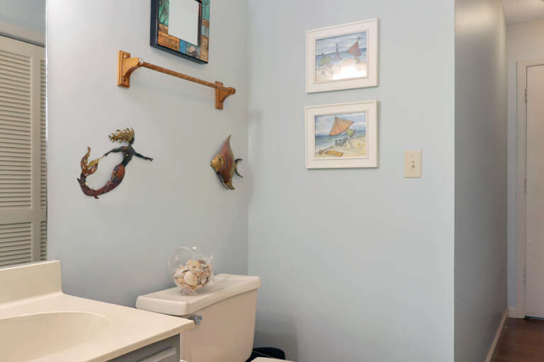 Main Floor Full Bath