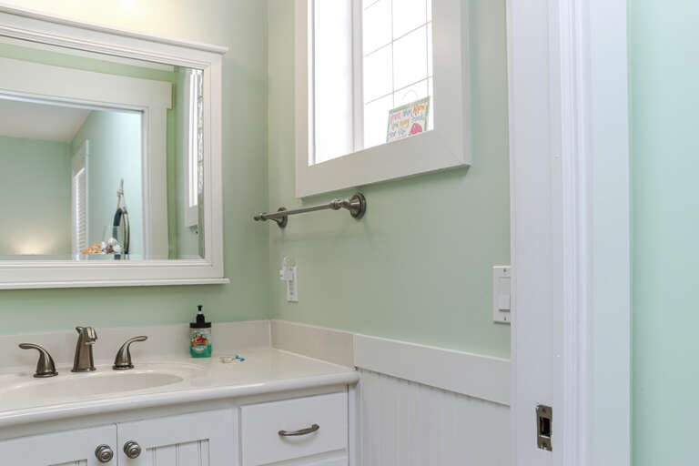 Bedroom 2 - Full Bath