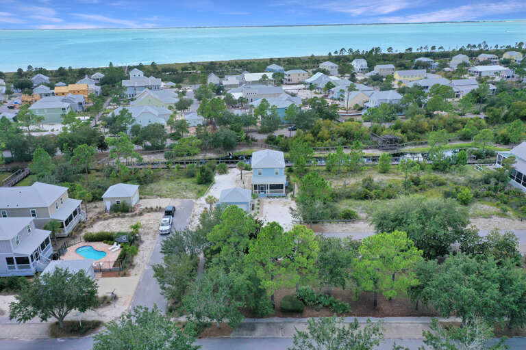 Peaceful Setting Close to Beach