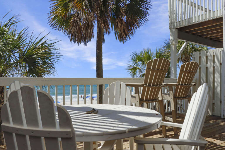 Beach Front Dining On Main Level Deck