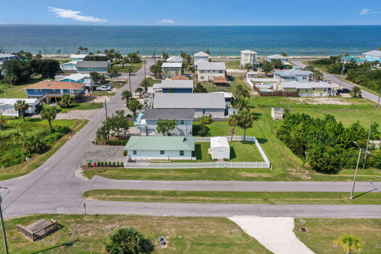 1st Street Bungalow - 1st Block from Beach