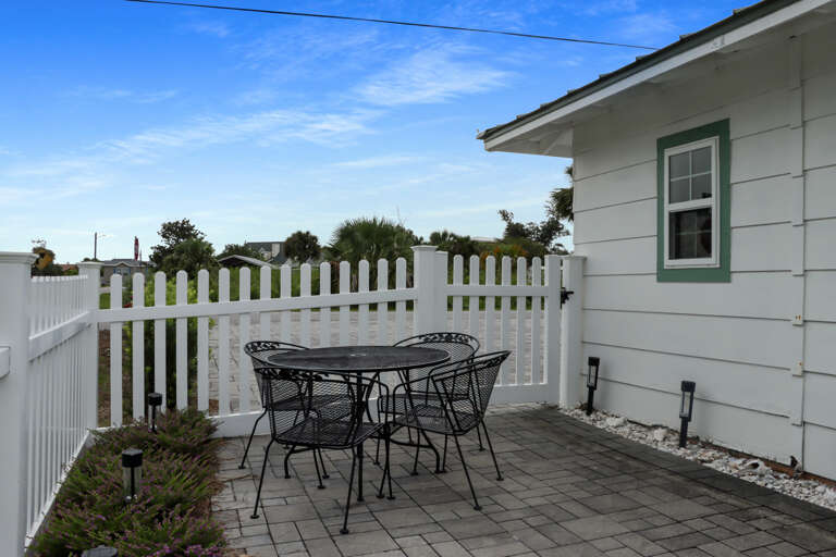 Outdoor Dining on Fenced In Patio