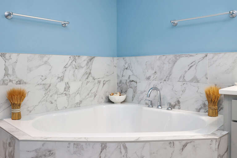 Bedroom 3 - Master Bathroom Tub