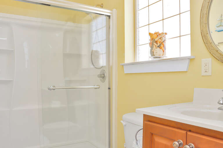 Bedroom 2 - Full Bathroom