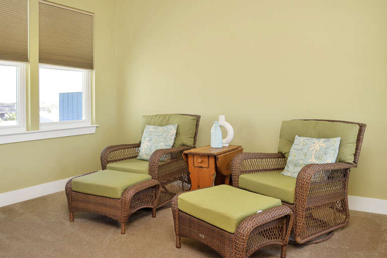 Bedroom 4 (Master) - Sitting Area