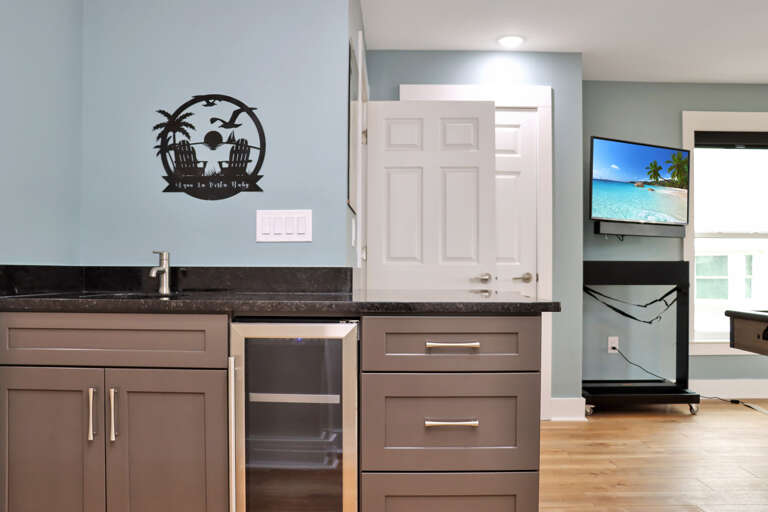 Wet Bar in Game Room