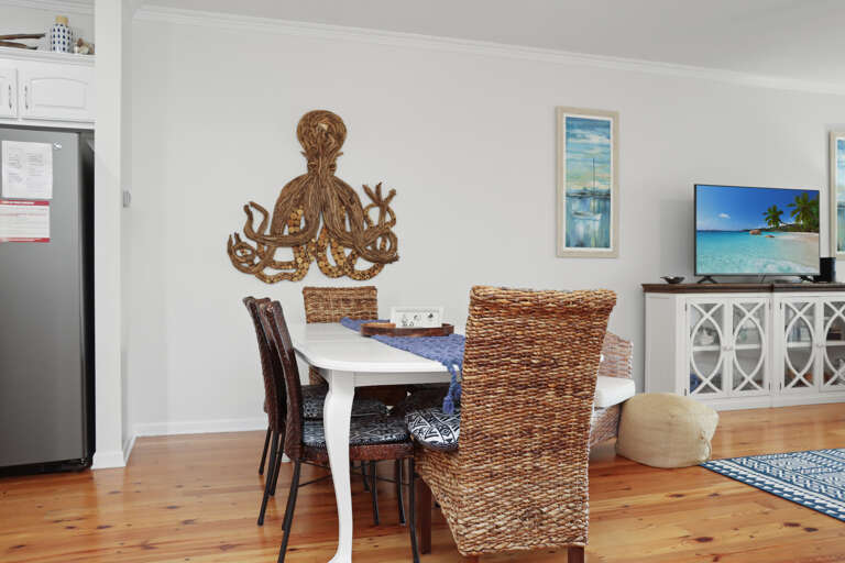 Dining Area Dining Area