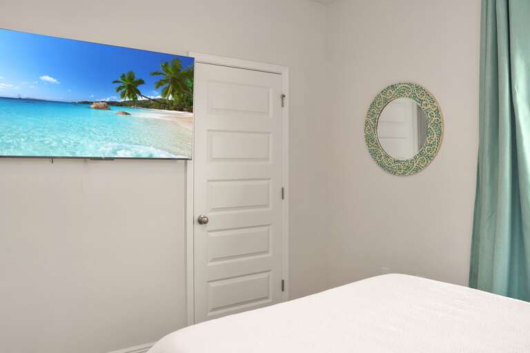 Bedroom 4 with TV (2)