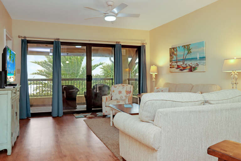 Living Room - View onto Deck