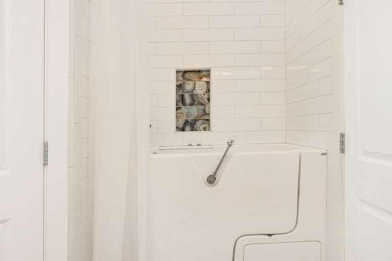 Bedroom 3 - Full Bathroom Shower Tub