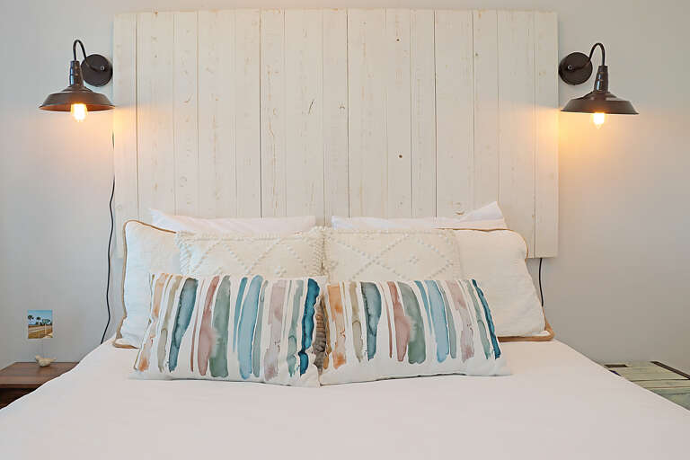 Bedroom 2 - Queen Bed
