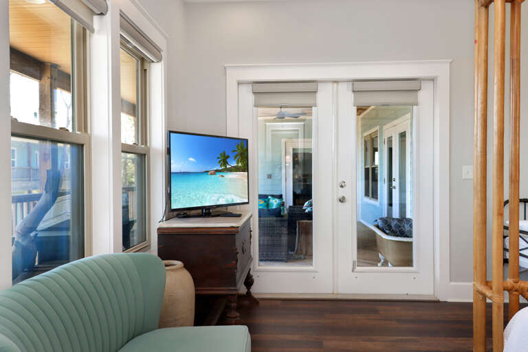 Bedroom 1 - Deck Access