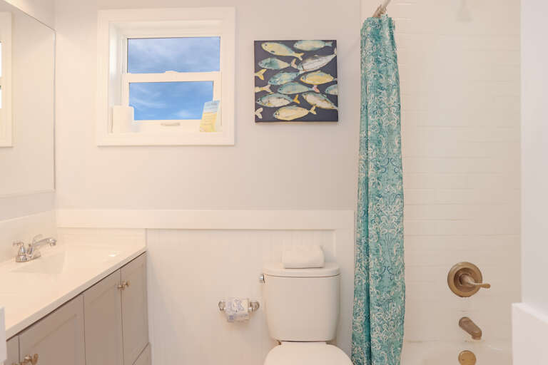 Full Bathroom with Tub Shower