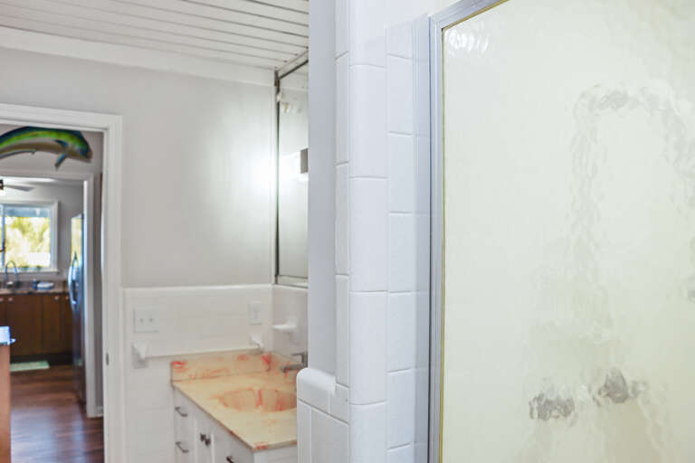 Full Bathroom Shower - Upstairs