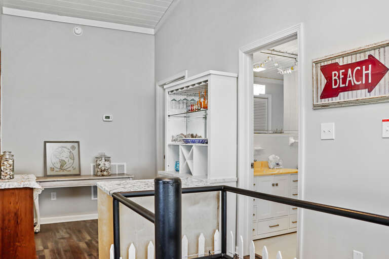 Upstairs with Full Bathroom