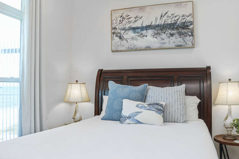 Bedroom 3 with Queen Bed