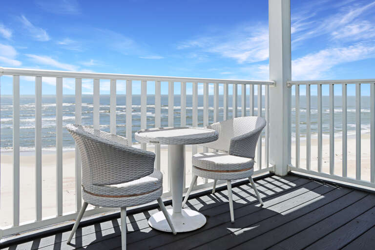 Outdoor Dining on Beachfront Deck