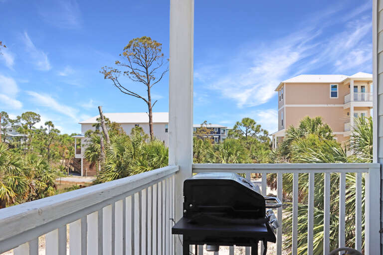 Roadside Deck with Gas Grill