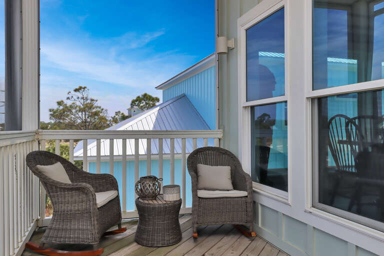 Screened Roadside Deck