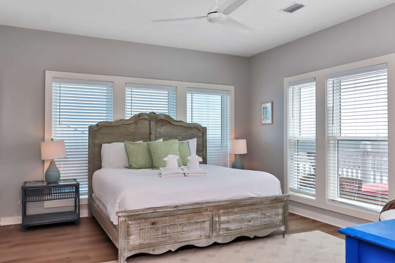 Bedroom 4 - King Bed