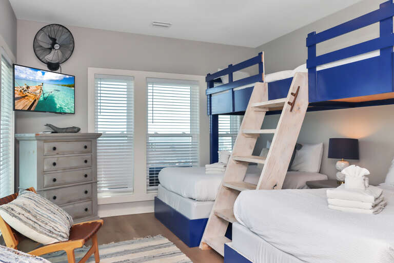 Bedroom 3 - Beachfront Bedroom Sleeps 6