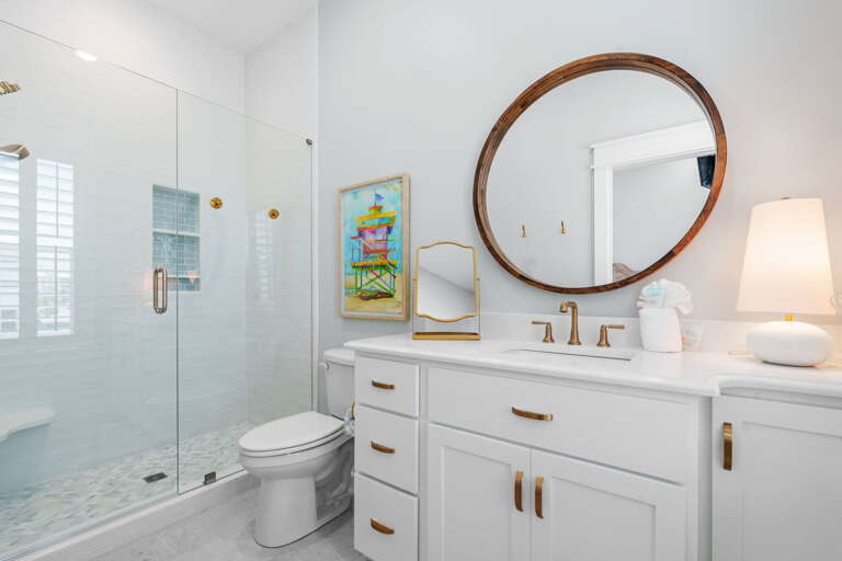 Ensuite Full Bath to 1 Bedroom