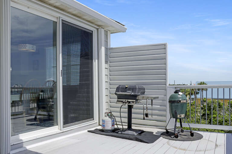 Grilling Area on Beach View Deck