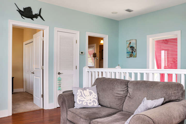 Top Floor with Bedroom and Bathroom