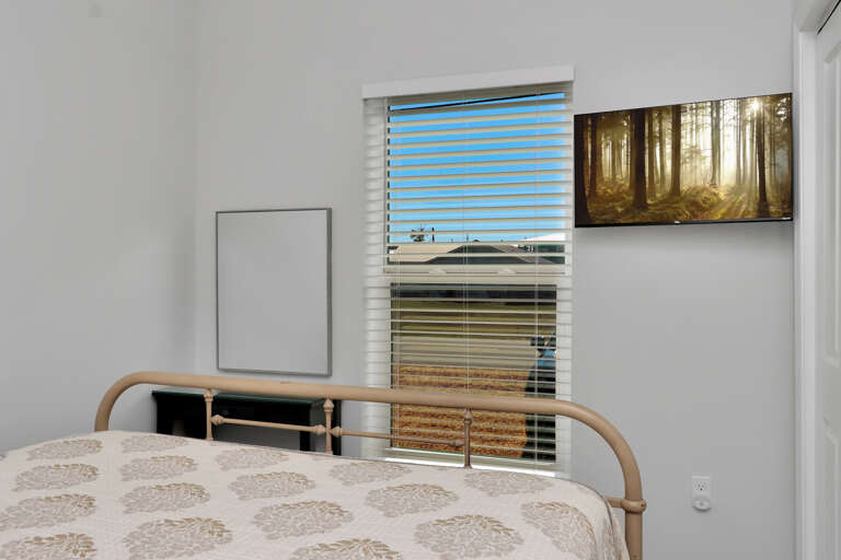 Guest bedroom