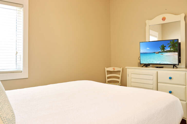 Bedroom 3 with TV