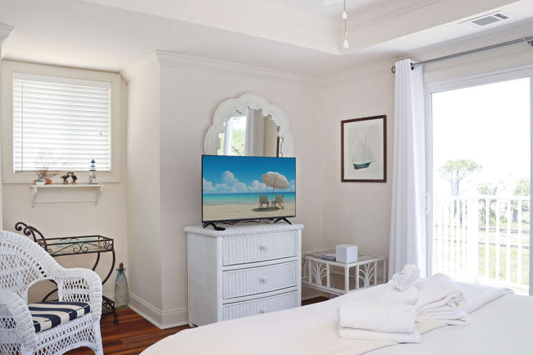 Bedroom 3 with TV and Beach View Deck