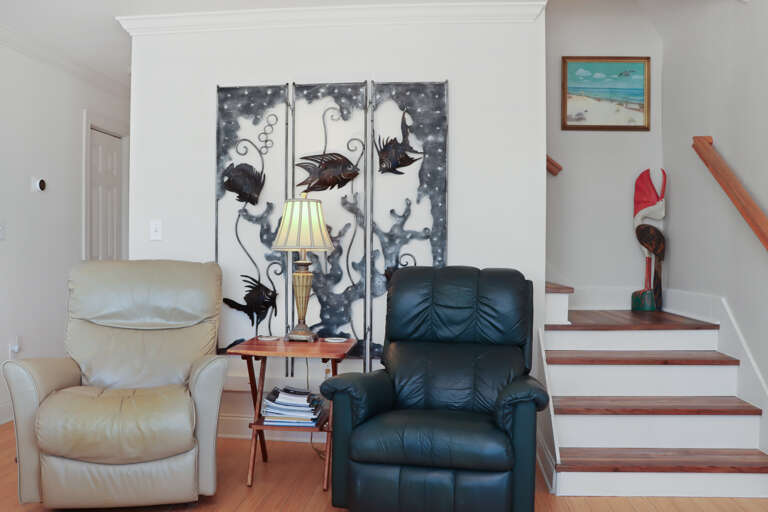 Sitting Area and Steps to 2nd Floor