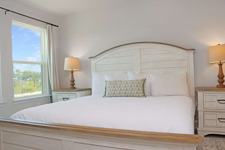 Bedroom 1 - King Bed