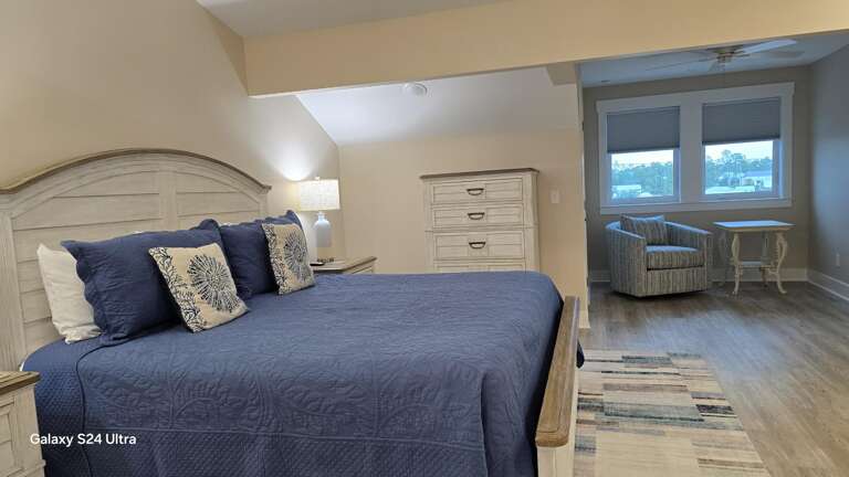Bedroom 4- Top Floor King Bed