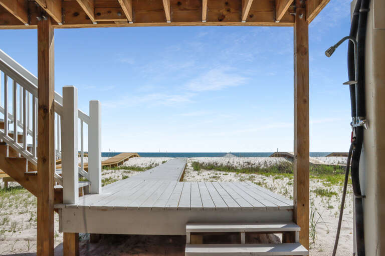 Outdoor Shower with Beachfront Walkway Outdoor Shower with Beachfront Walkway