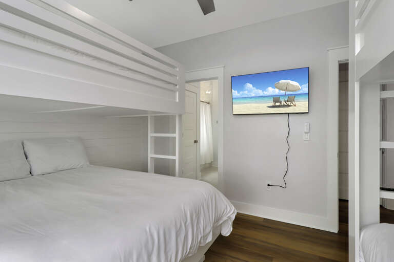 Bedroom 3 with TV and Full Bathroom