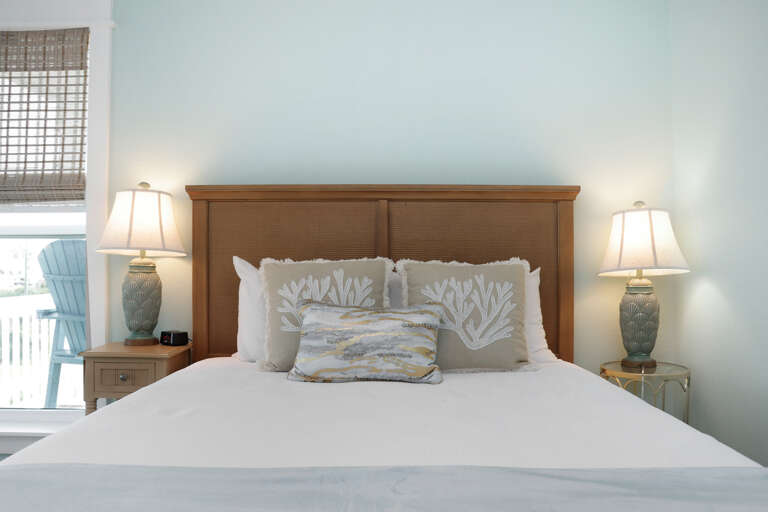 Bedroom 4 - Queen Bed
