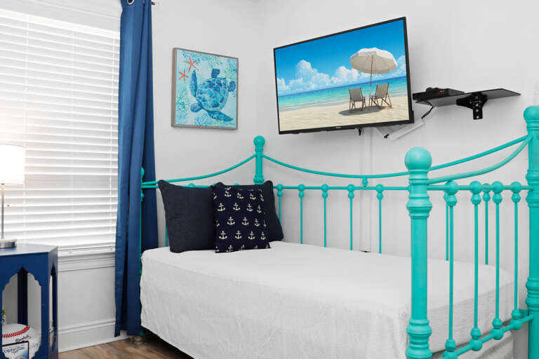 Bedroom 1 - Day Bed and Trundle