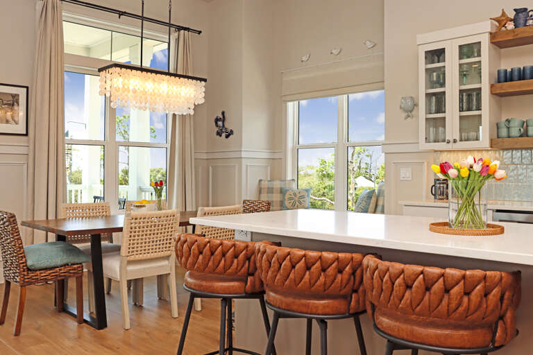 Kitchen Bar and Dining Table