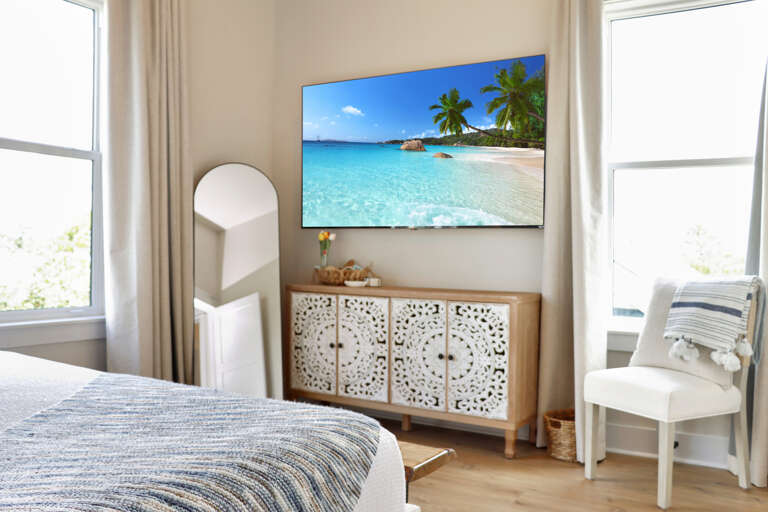 Bedroom 4 with TV