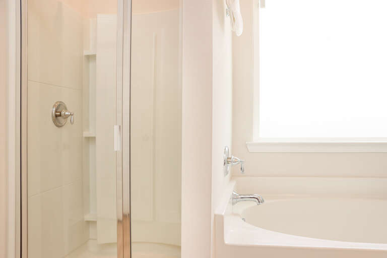 Bedroom 3 - Master Bathroom Shower and Tub Bedroom 3 - Master Bathroom Shower and Tub