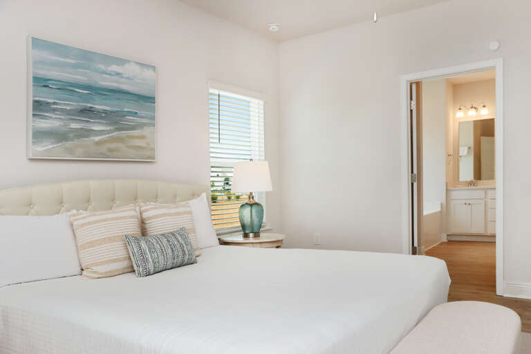 Bedroom 3 - Master Bedroom with Full Bath Bedroom 3 - Master Bedroom with Full Bath