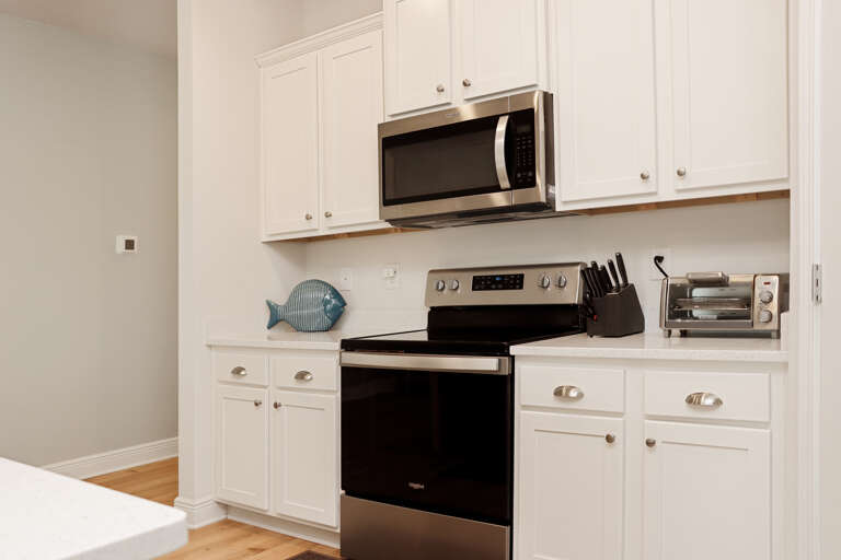 Kitchen (1) Kitchen (1)